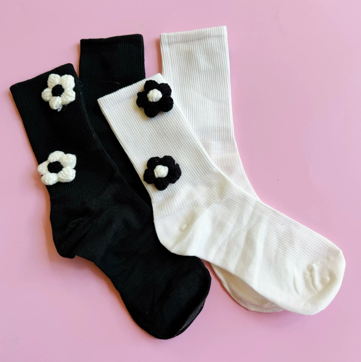 Puffy Daisy Embellished Socks Set Of 2